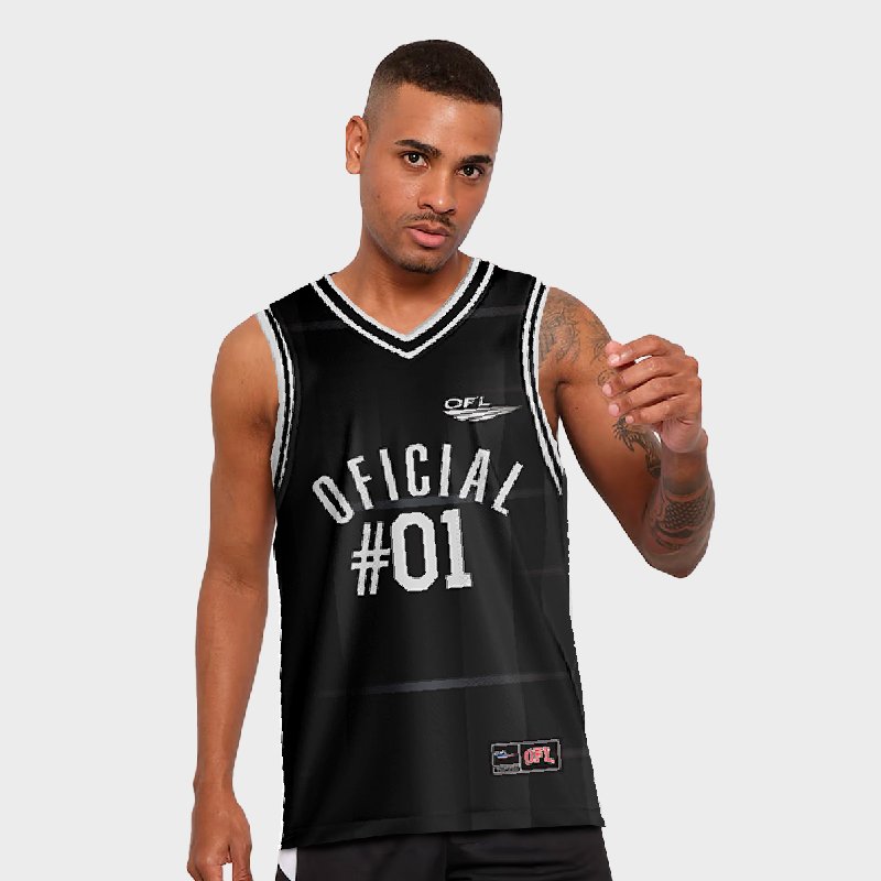 Regata OFL Basketball Smille Black tem detalhes em branco e tecedio leve com furos projetados para respiração da sua pele.
